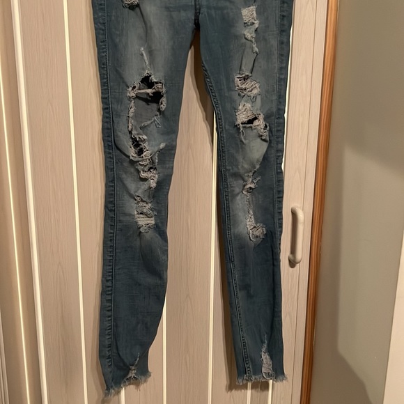 Hollister Jeans - Picture 3 of 6